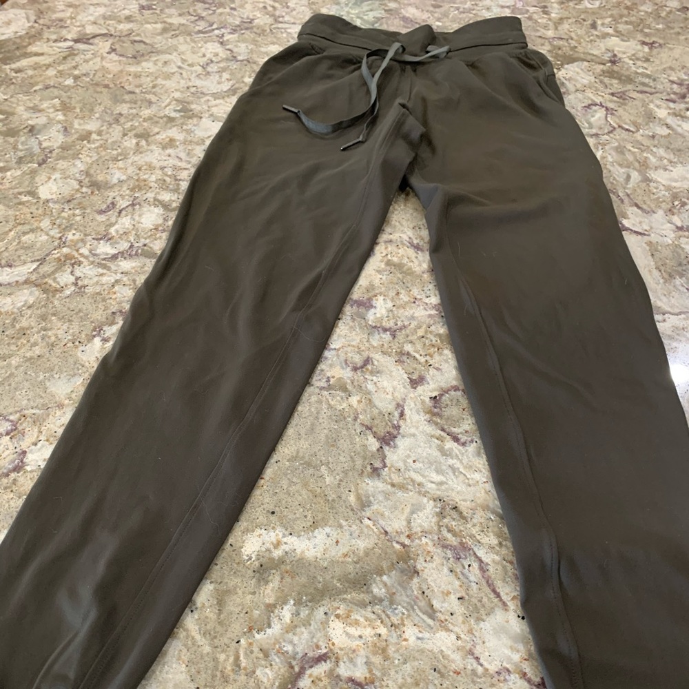 Zyia joggers